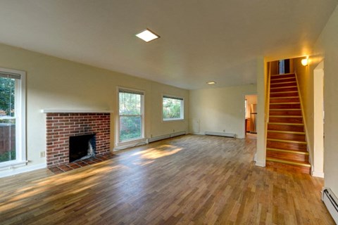 726-728 19th Living Room