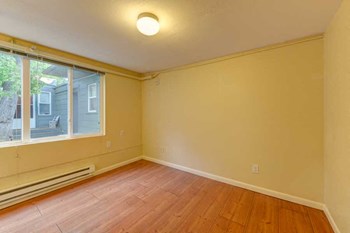 2301 Goss Bedroom - Photo Gallery 9