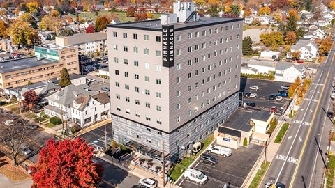 65 East Elizabeth Avenue 3 Beds Apartment for Rent