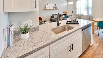 Quartz Countertop in Kitchens