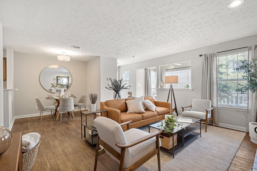 the preserve at ballantyne commons apartments living room and dining room