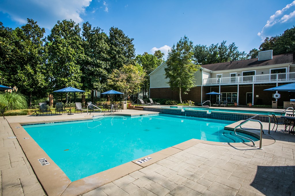 Belmont Crossing Apartments Pool