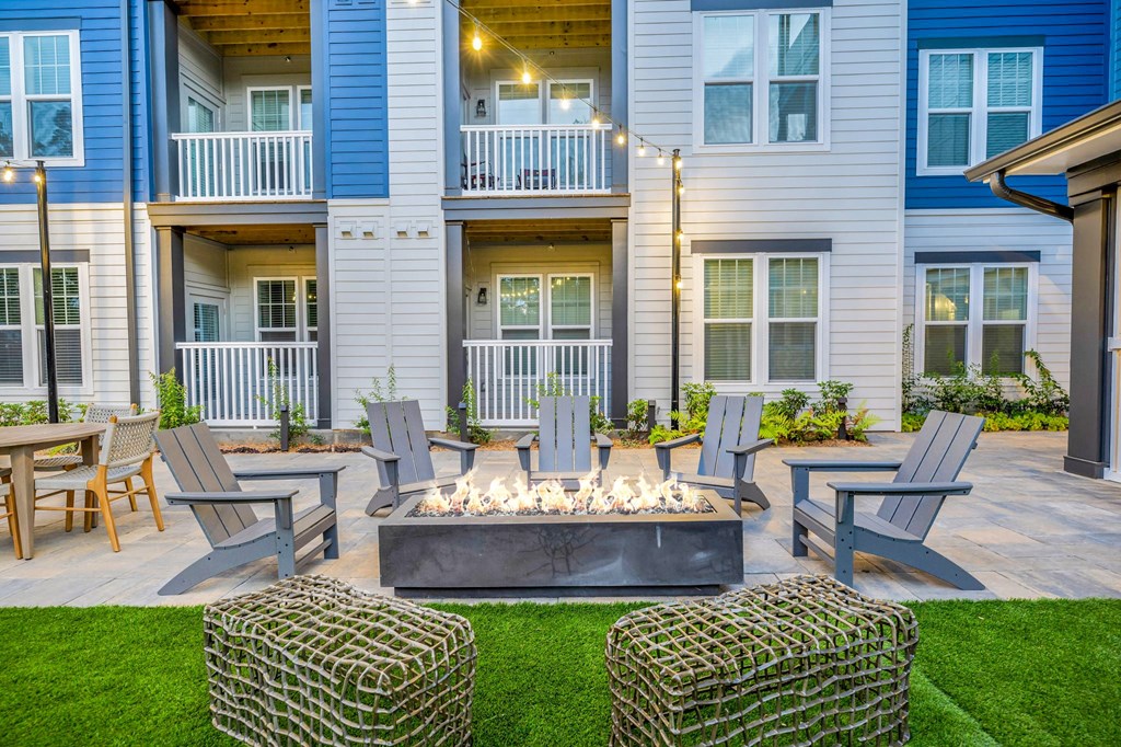 the preserve at ballantyne commons courtyard with fire pit and chairs