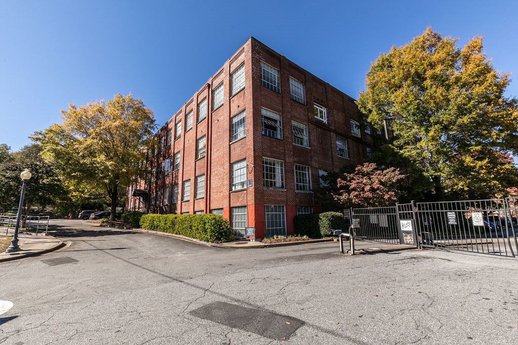 the building in which the apartment is located