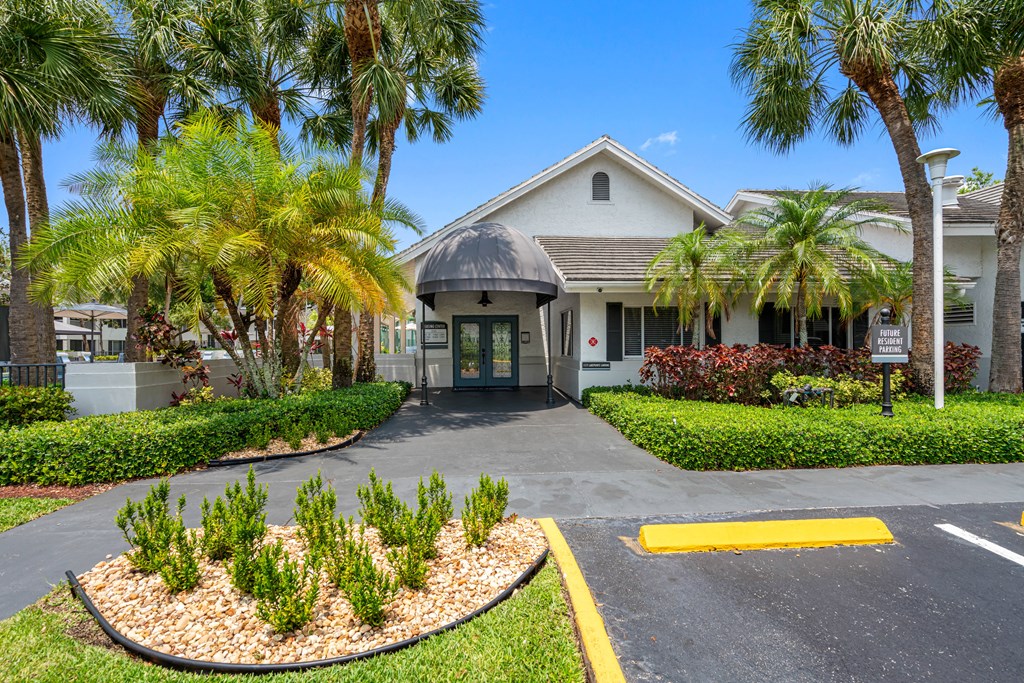 Lakepointe At Jacaranda