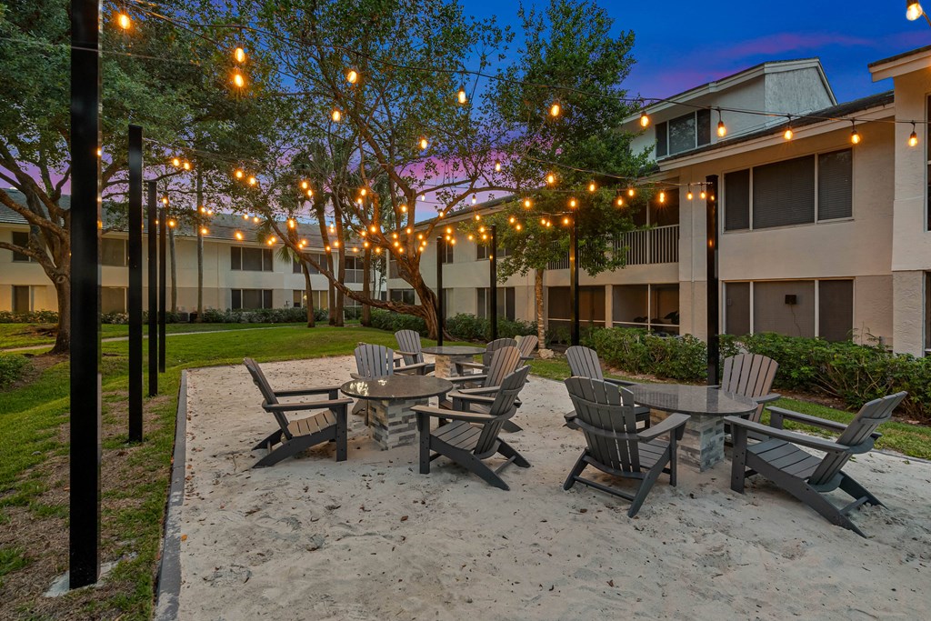 Lakepointe At Jacaranda