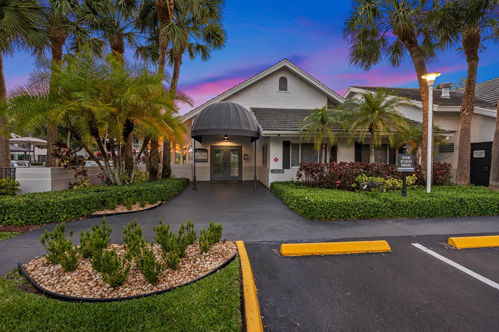 Lakepointe At Jacaranda