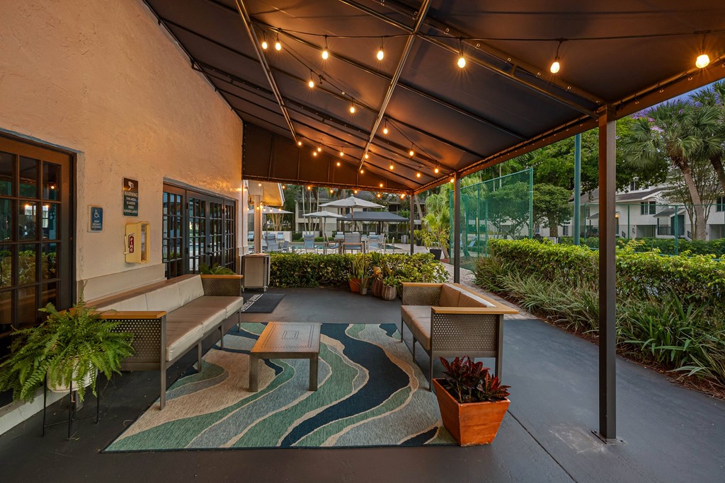 Lakepointe At Jacaranda