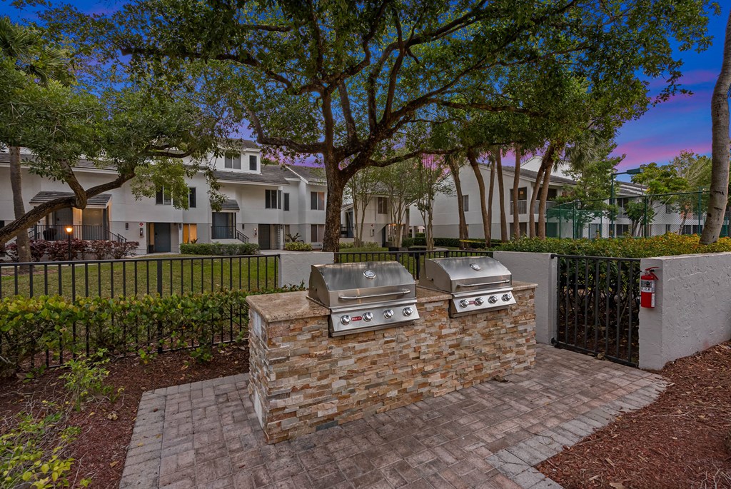 Lakepointe At Jacaranda