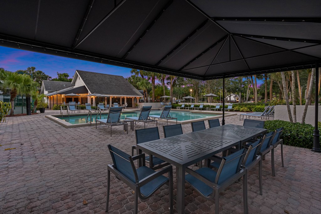 Lakepointe At Jacaranda