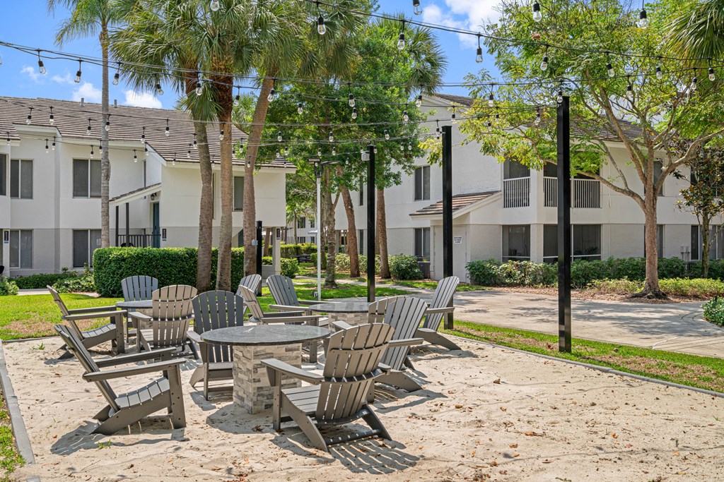 Lakepointe At Jacaranda