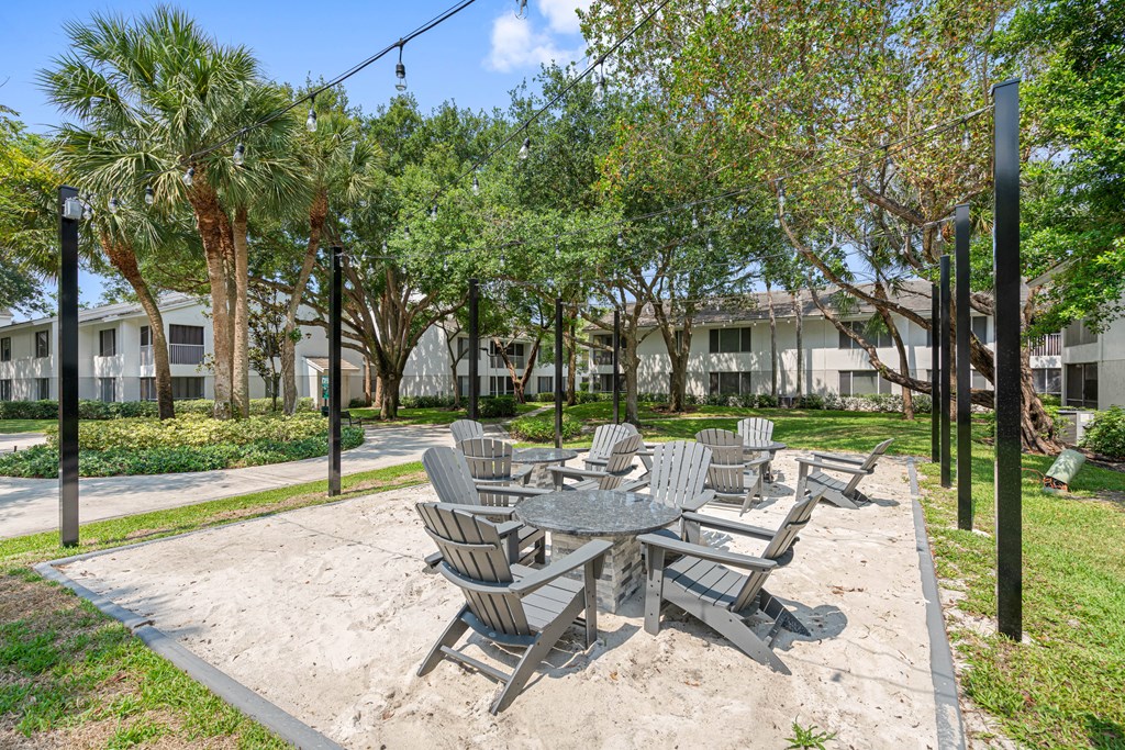 Lakepointe At Jacaranda