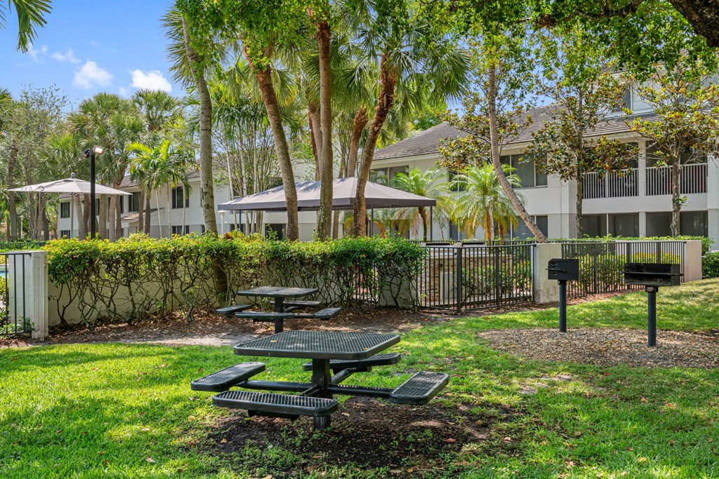 Lakepointe At Jacaranda