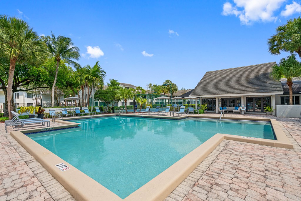 Lakepointe At Jacaranda