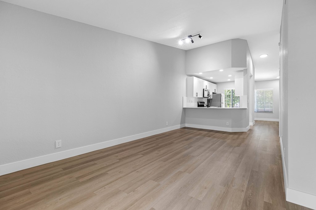 Lakepointe At Jacaranda