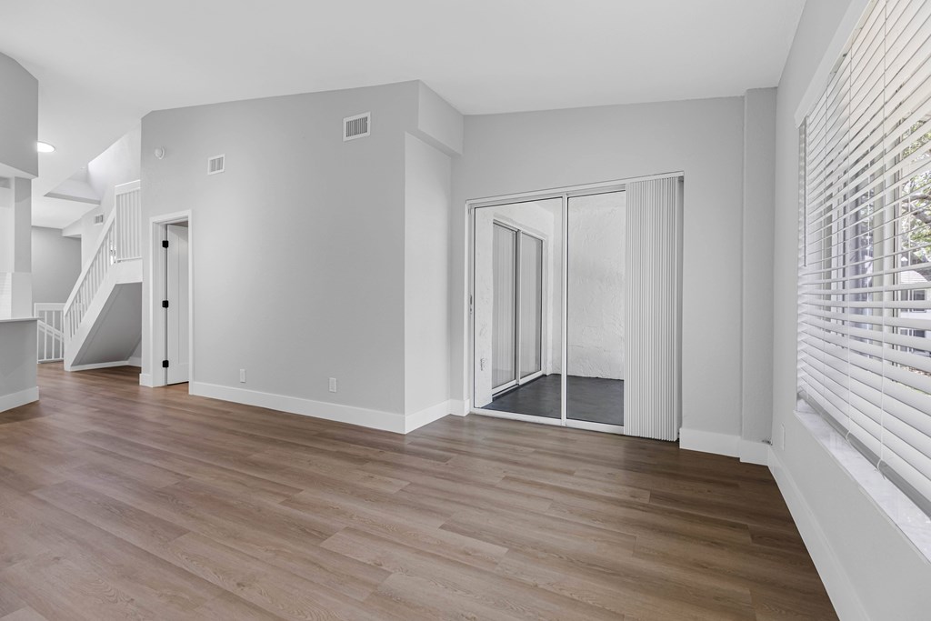 Lakepointe At Jacaranda