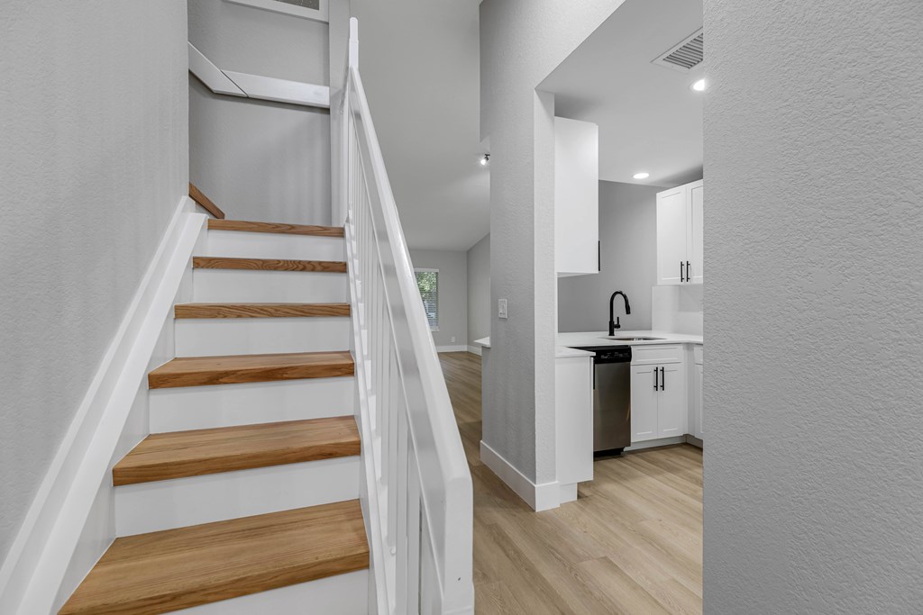 Lakepointe At Jacaranda