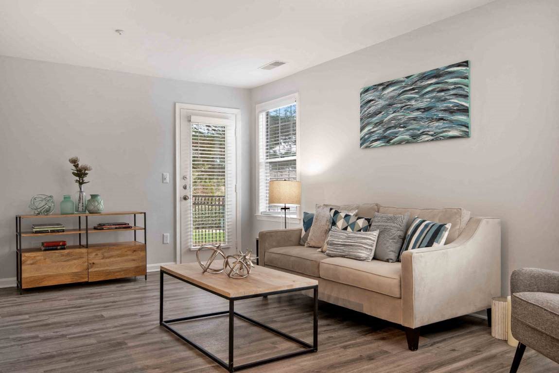 Henley At Kingstowne Apartments