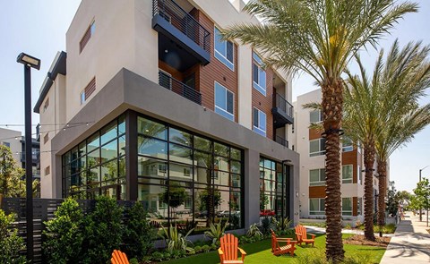 the building in which the hotel is located