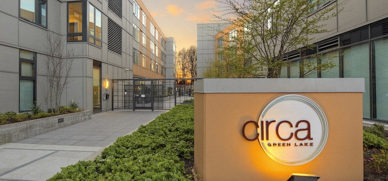 a citra green lane sign outside of a building