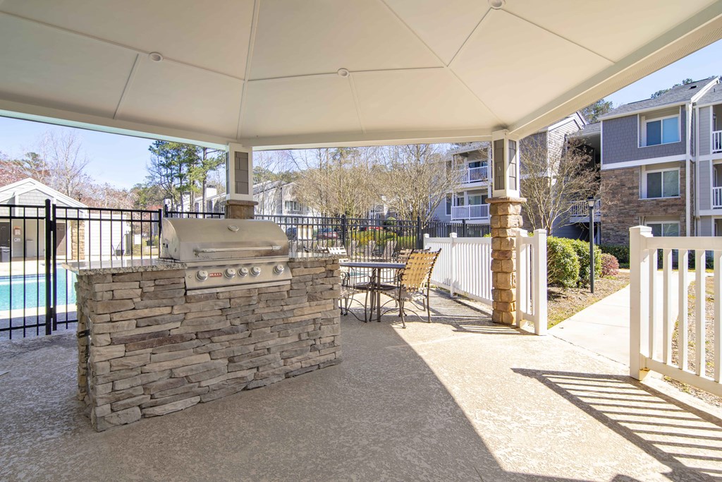 2200 Big Creek Apartments in Roswell, GA photo of grill area