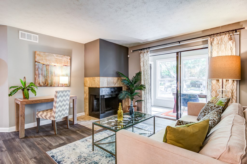 2200 Big Creek Apartments in Roswell, GA photo of living room