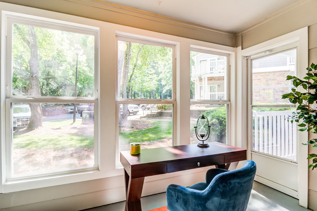 2200 Big Creek Apartments in Roswell, GA photo of large windows with natural light