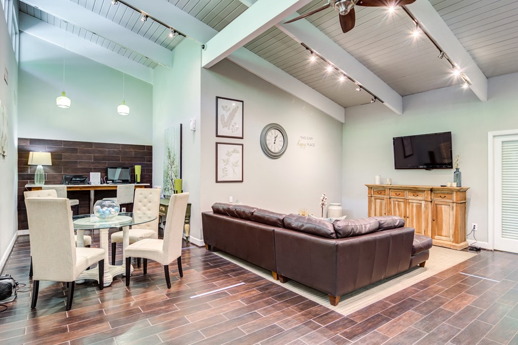 2200 Big Creek Apartments in Roswell, GA photo of leasing office