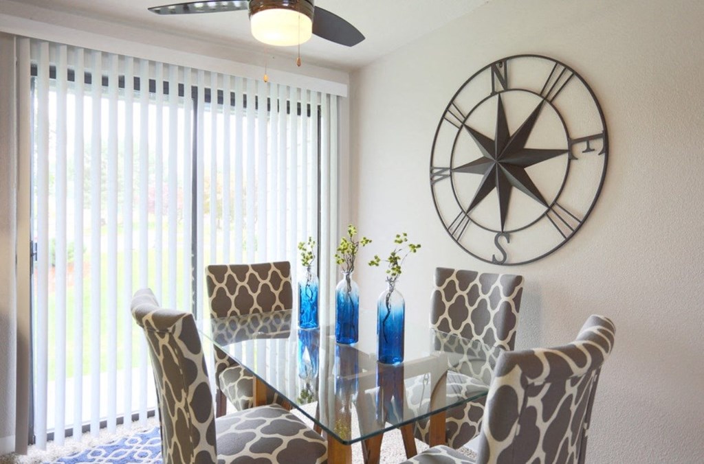 Wilsonville Apartments - Boulder Creek - Apartments with Dining Room Area