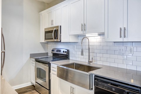 Pet-Friendly Apartments in Atlanta, GA - Biltmore at Midtown - Luxury Kitchen with Stainless Steel Appliances