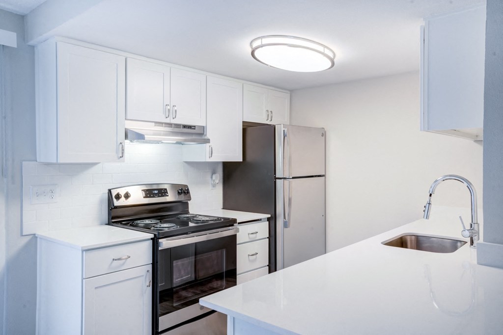 Luxury Apartments in Wilsonville - Boulder Creek - Kitchens with Stainless Steel Appliances