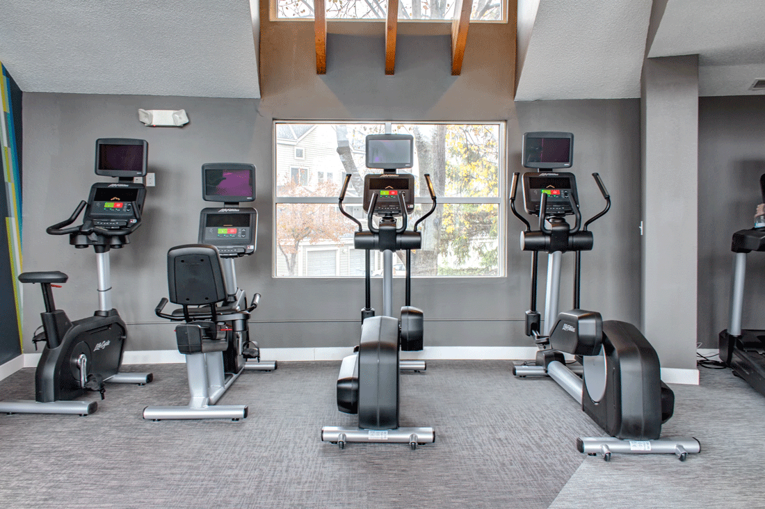 24-hour fitness center, cardio machines