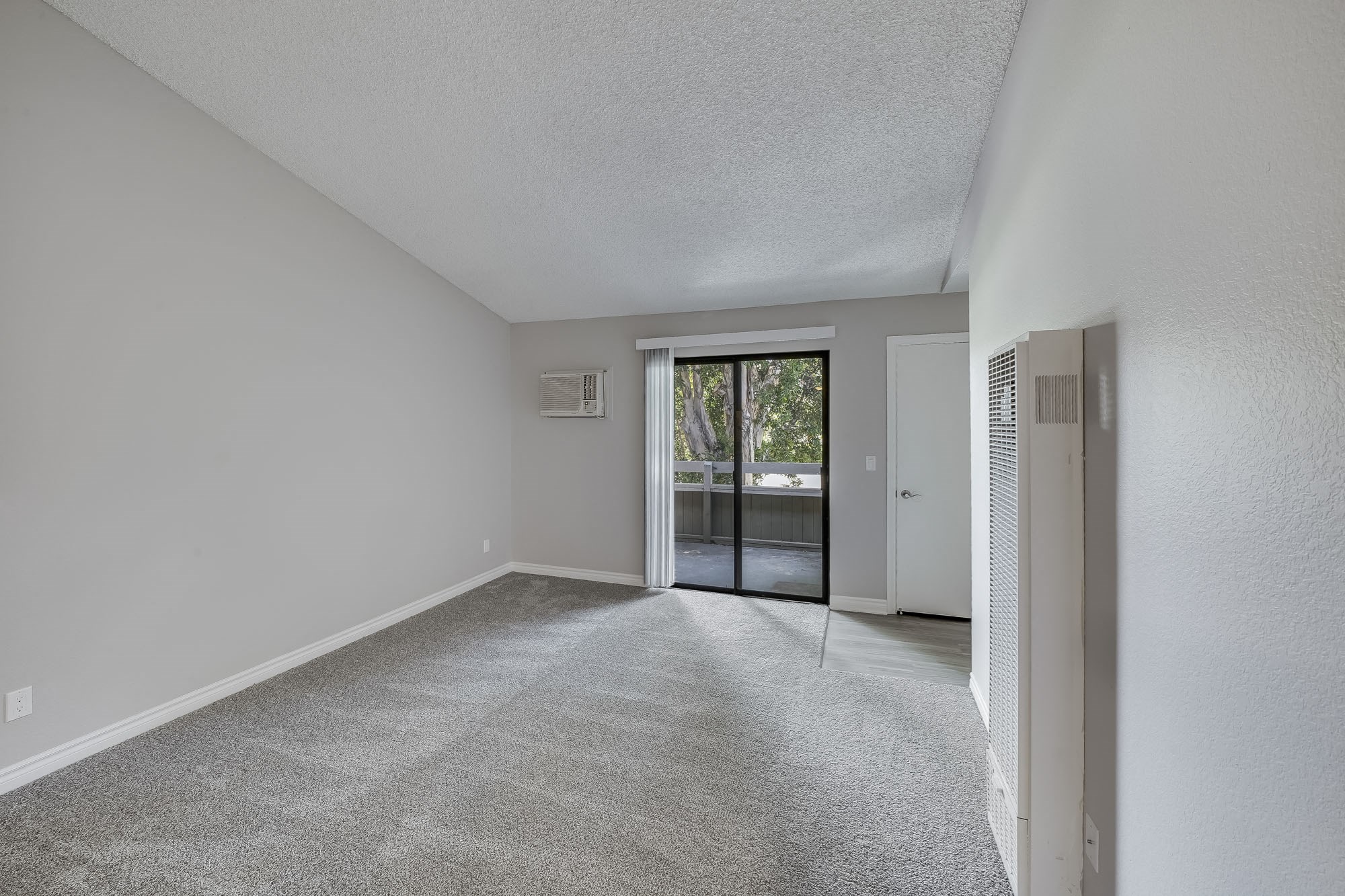 Rancho Hills Apartments, 915 Brooktree Lane, Vista, CA - RENTCafé