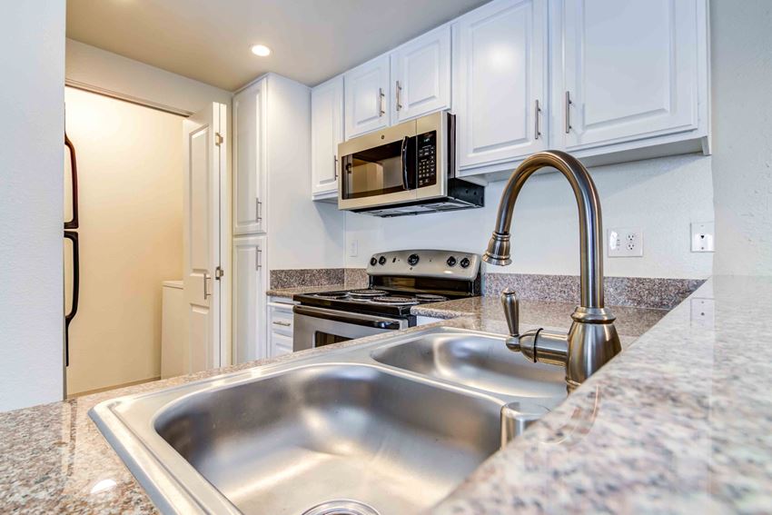 Stainless steel sink