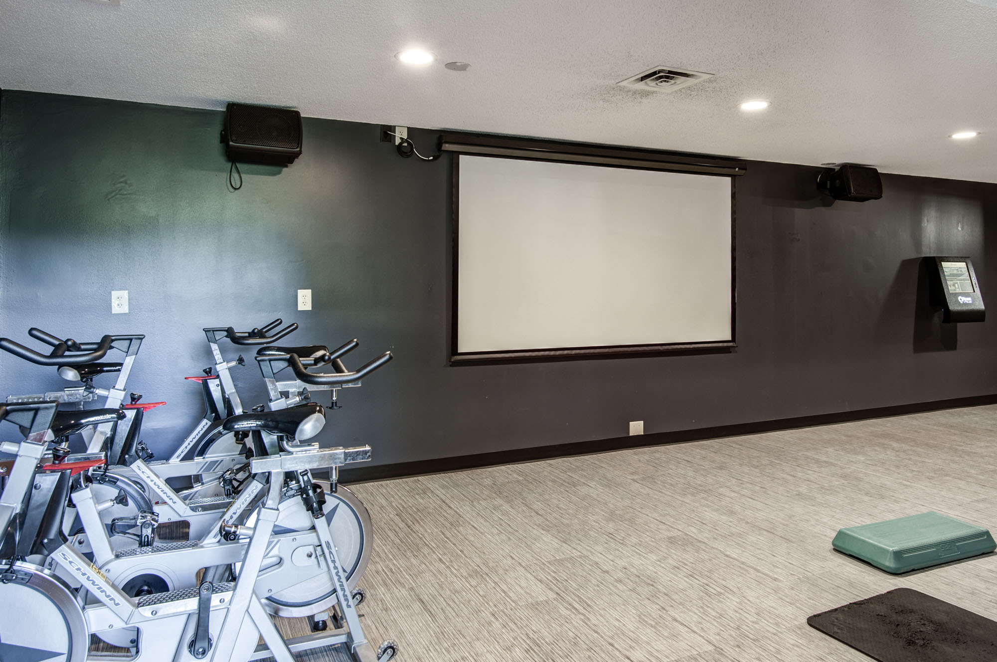 fitness center-cycles