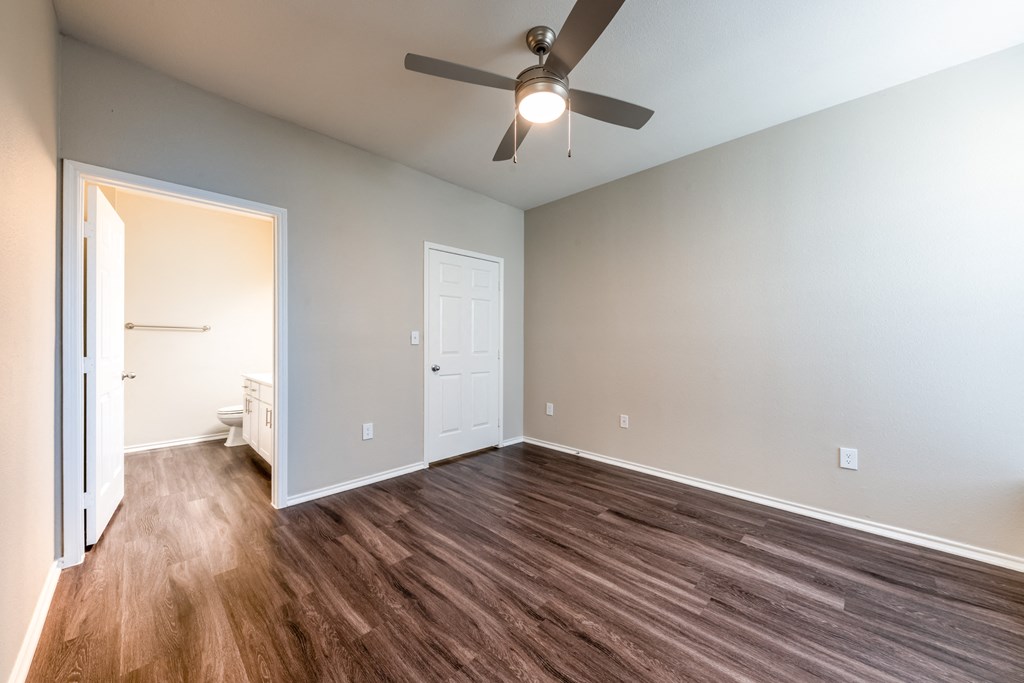 Regency at dell ranch bedroom with ceiling room
