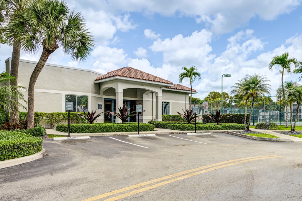 Sole at Sunrise apartments in Sunrise, FL photo of leasing office