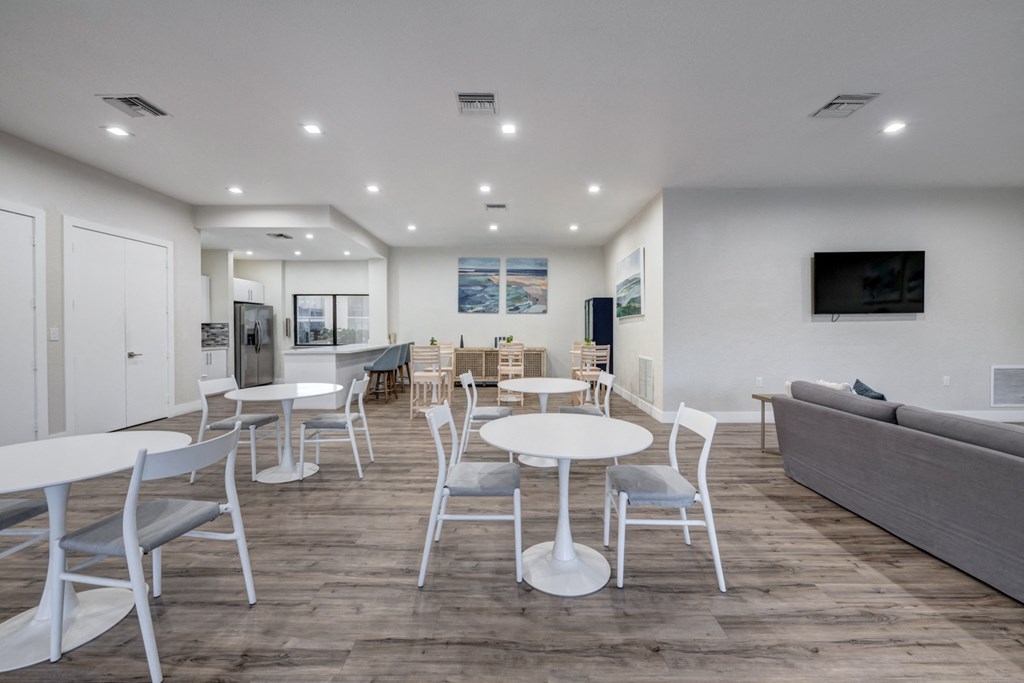 Sole at Sunrise apartments in Sunrise, FL photo of clubhouse