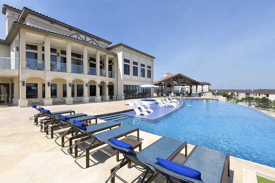 breathtaking infinity pool