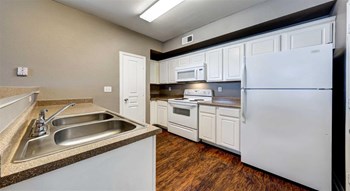 3501 Shoreline Drive 1-3 Beds Apartment for Rent - Photo Gallery 43