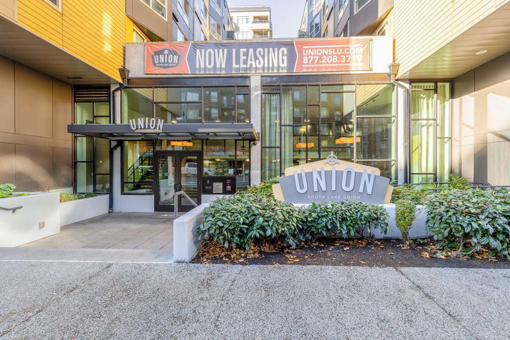 entry to the leasing office