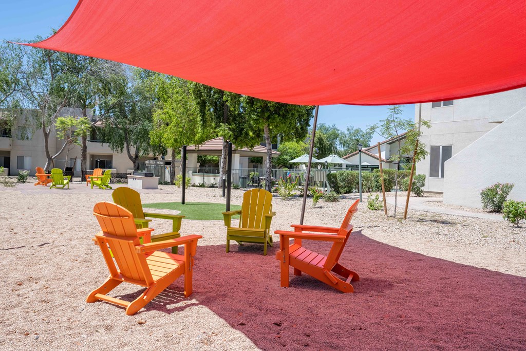 Village at Lakewood, Phoenix, Arizona photo of outdoor lounge area
