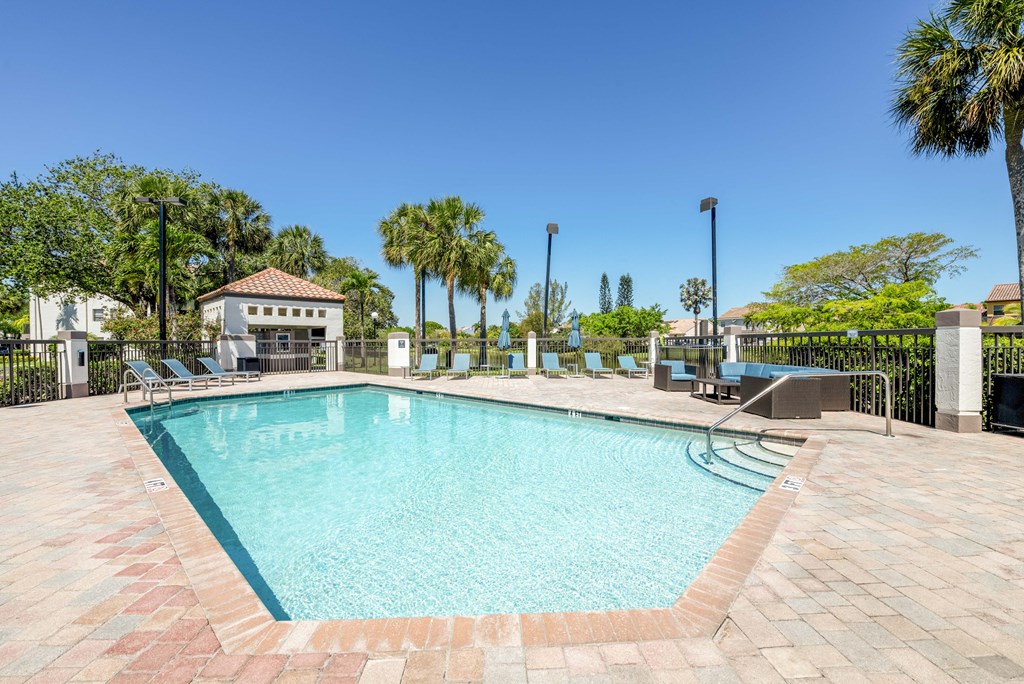 Pet-Friendly Apartments in Coconut Creek, FL – Waterview at Coconut Creek – resort style pool