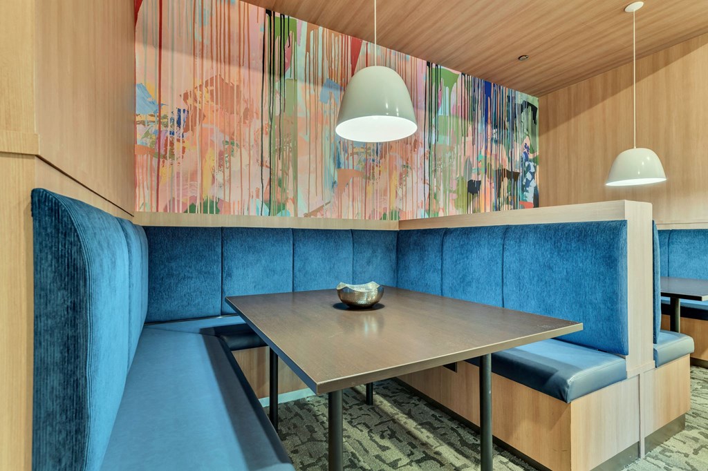 Apartments In Nashville for Rent - Octave Apartments - clubhouse area to sit work or relax