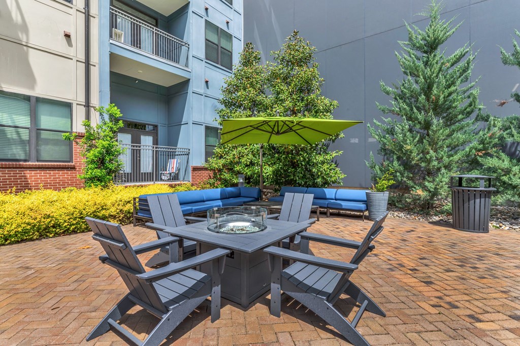 Nashville Apartments - Octave Apartments - Outdoor Firepit