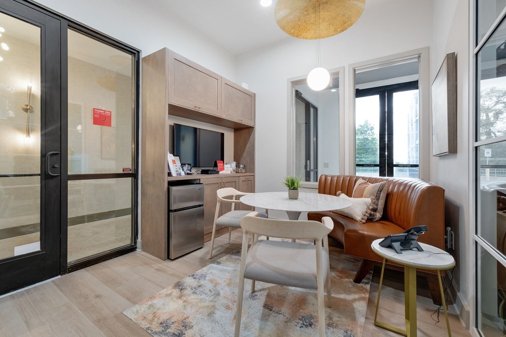 12 South Apartments - Nashville TN - Leasing Clubhouse