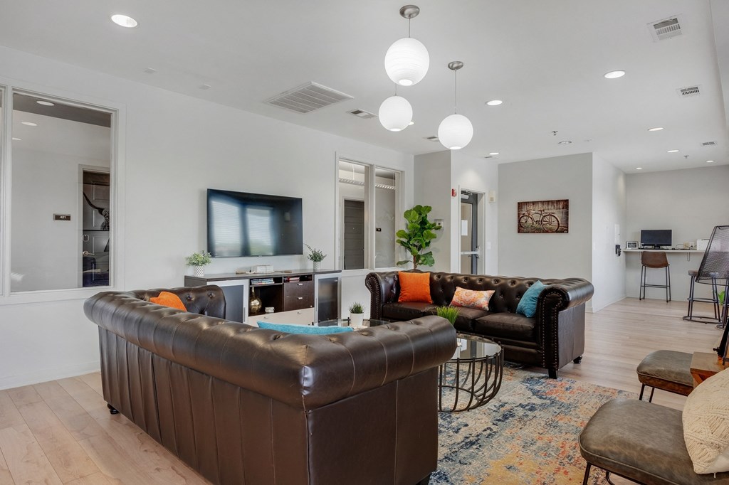 12 South Apartments - Nashville TN - Clubhouse Leasing Office