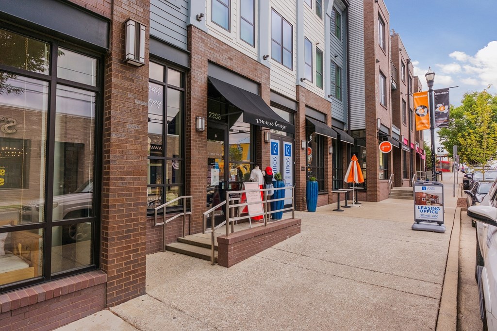 12 South Apartments - Nashville TN - Streetview