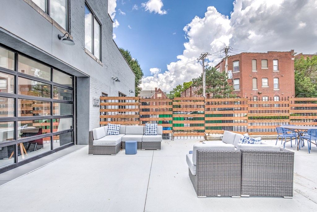 Patio Courtyard & Sundeck
