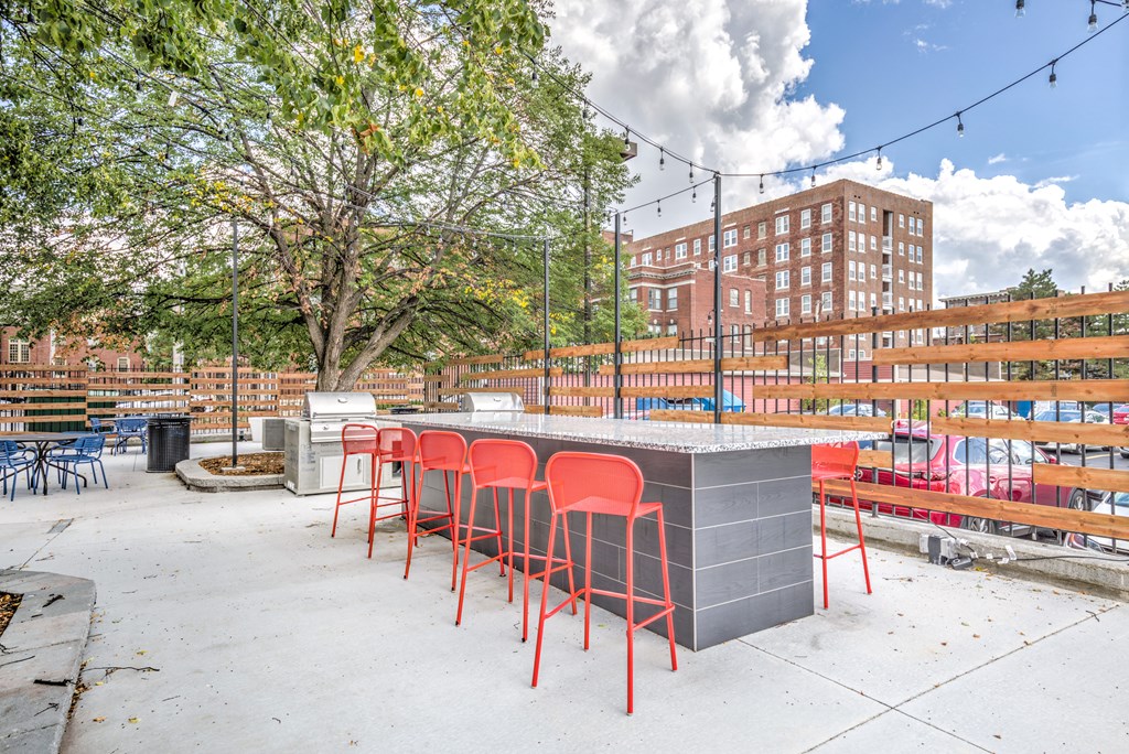 Patio Courtyard & Sundeck